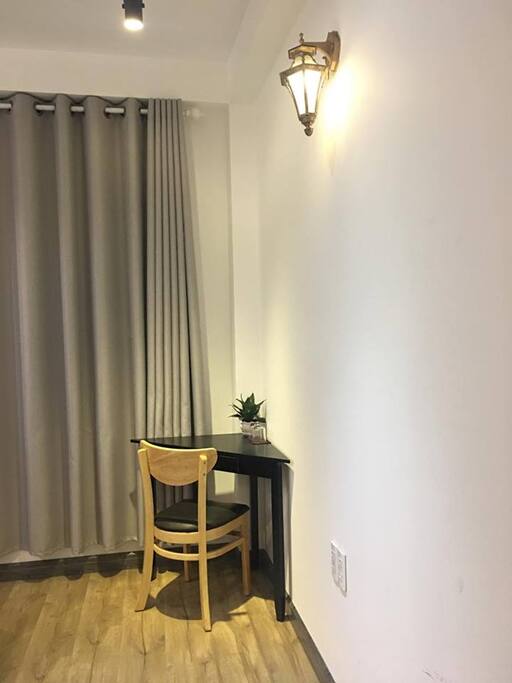 Mini-comfortable working desk with leather chair