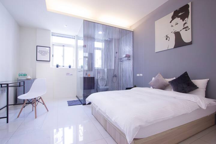 Central Taichung 02, 3 mins Feng Chai night market