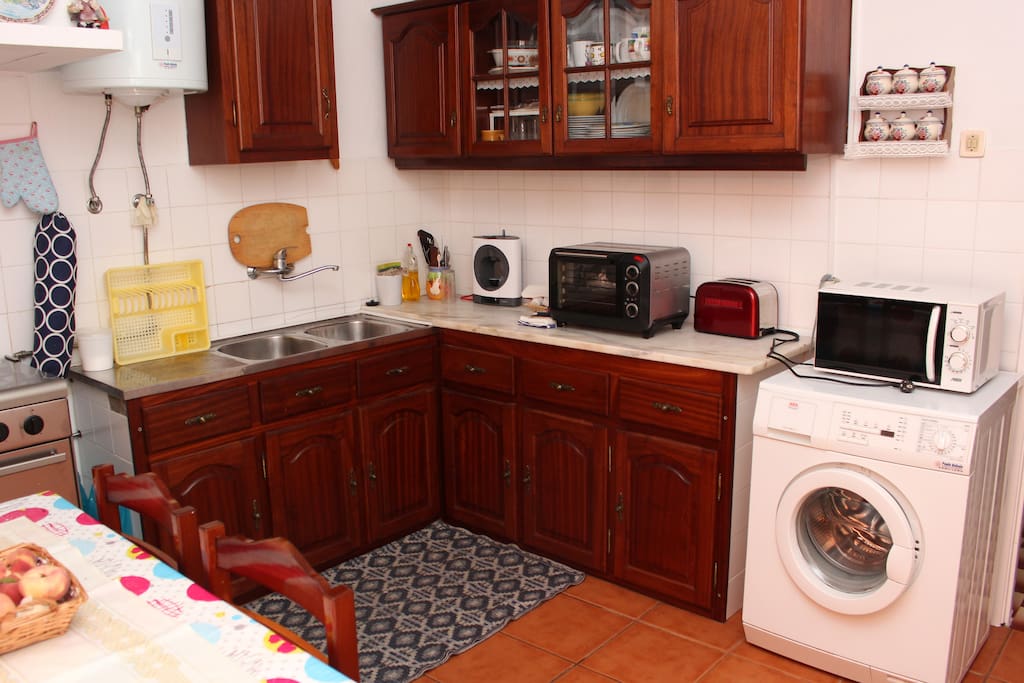 Kitchen with some amenities • Historic House in Downtown Peniche
