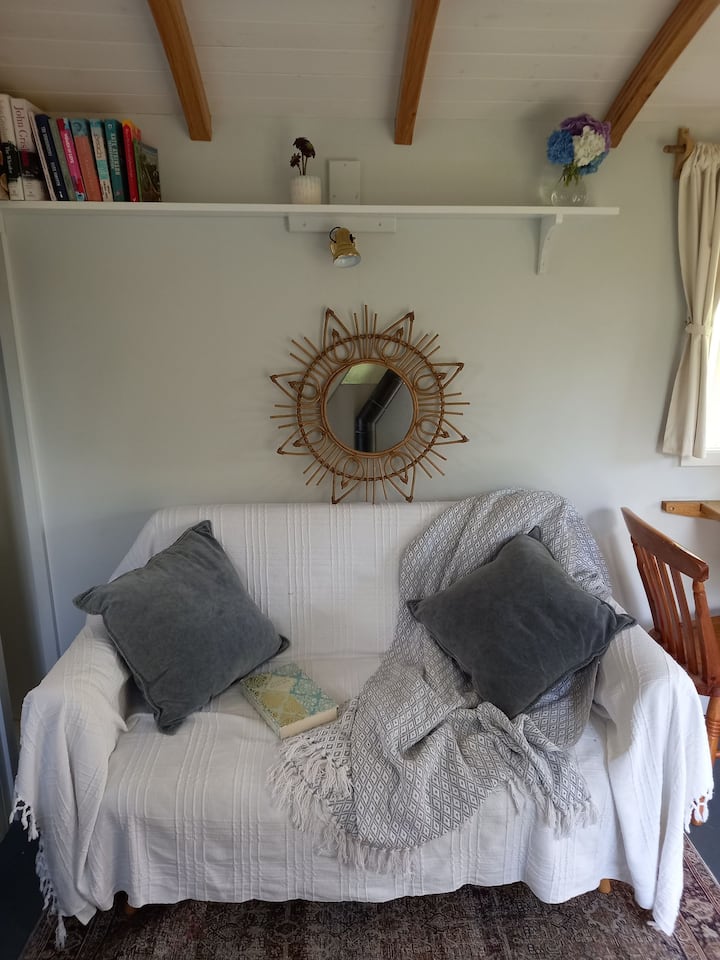 Gorgeous, Simple Shepherd's Hut Retreat - Penzance