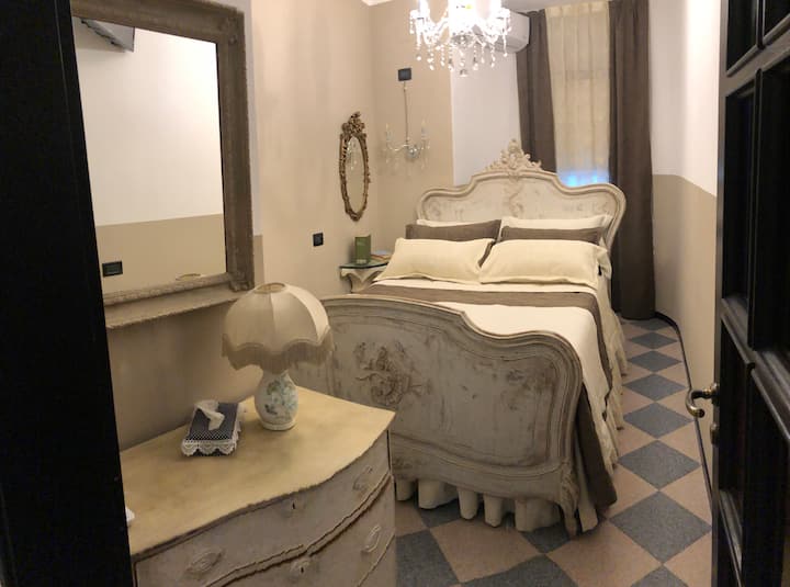 一楼「乡村土地」卧室-法式床140厘米 