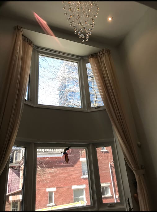 18 Feet ceiling Living Room