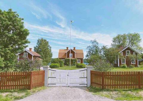 Private farm, Byle Østgård next to Tisnaresjön