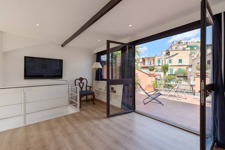 Penthouse Apartment with Terrace on Spanish Steps gallery image 5