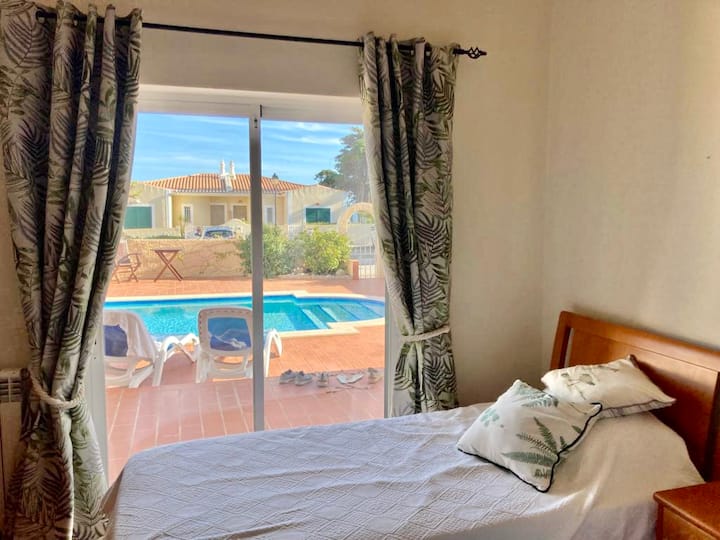 غرفة النوم 1