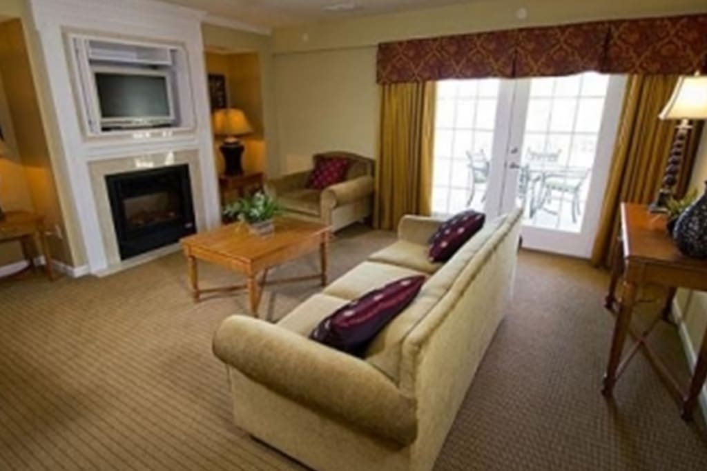 This 4 bedroom has TWO living/dining areas and TWO full kitchens!