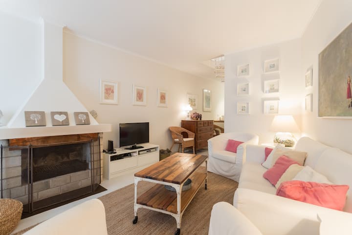 FLH Ericeira Charming House