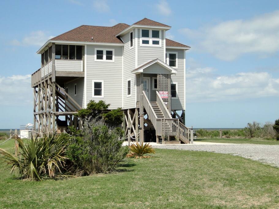 SoundFront Beach House walk 2 Ocean. Amazing Views Houses for Rent in
