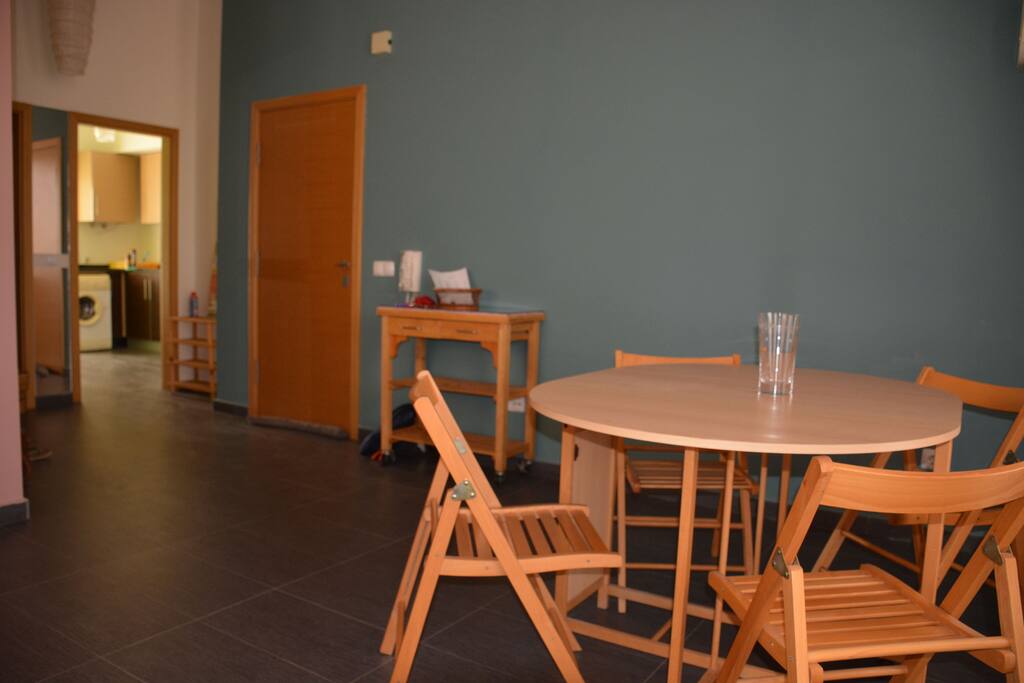 Salle et entrée de l'appartement