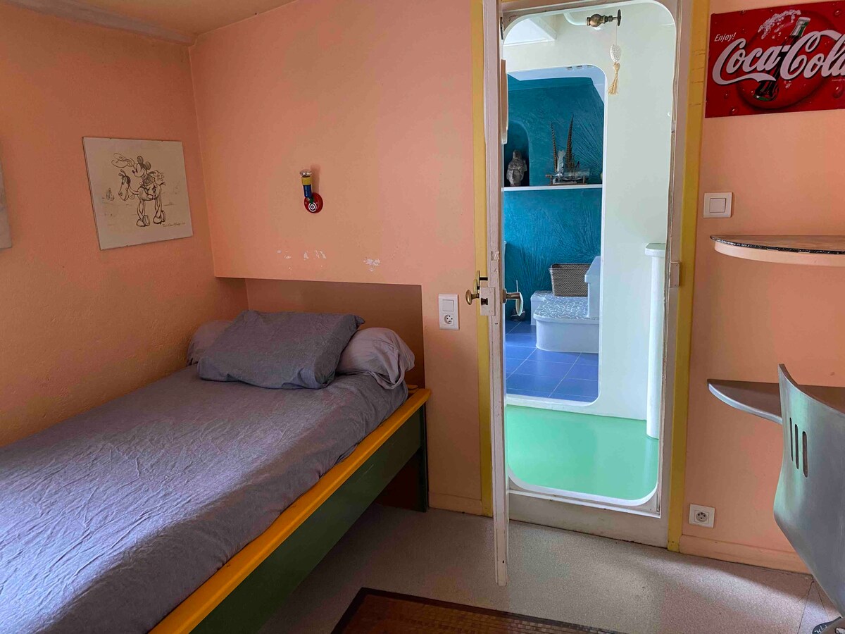 Ხის ოთახი 1 ადამიანი 