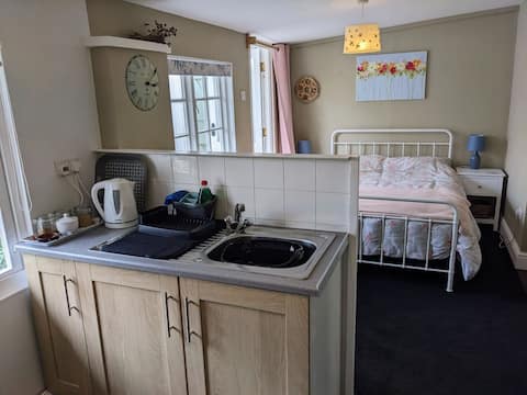 Popular Airbnb listing: Glamping in the garage. in Weston Super Mare