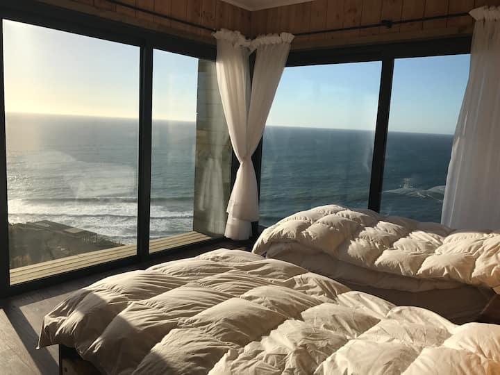 Skvelý výhľad na oceán zo sekundárnej spálne 