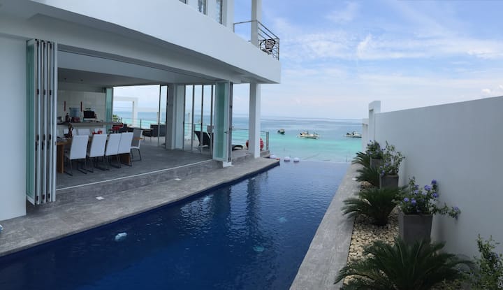 Luxury by the Sea- Sunset View Room. Inc Breakfast