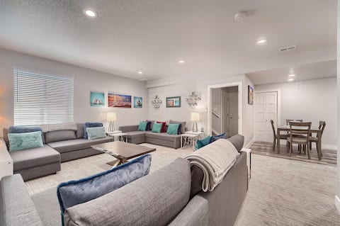 Popular Airbnb listing: Modern comfort,private entry, 1 bdrm, kitchen, DIA in Gateway Green Valley Ranch
