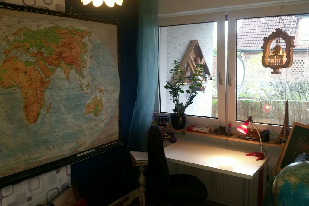 Schreibtisch und Aussicht