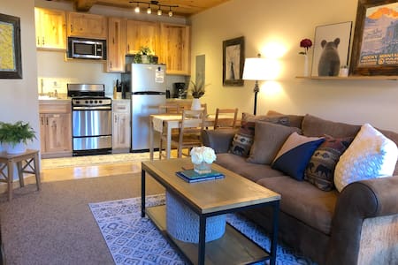 #11 Cozy Condo in the Heart of Downtown Estes