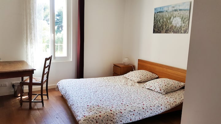 Делукс спалня на горния етаж - рай - суперголямо двойно легло