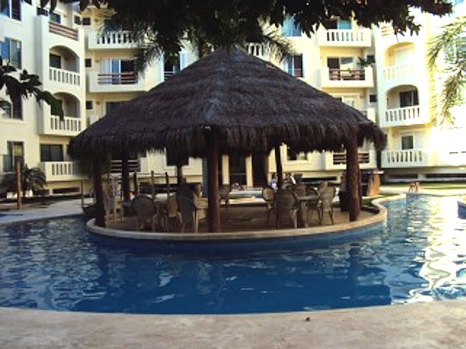 Palapa de alberca para uso multiple