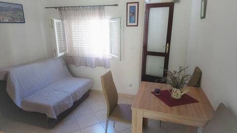 Popular Airbnb listing: Apartment near the sea in Račišće in Račišće
