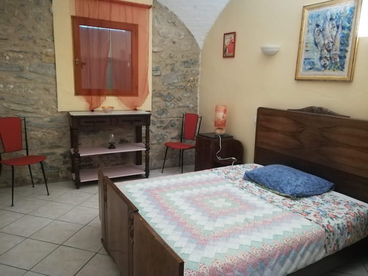 საძინებელი 2