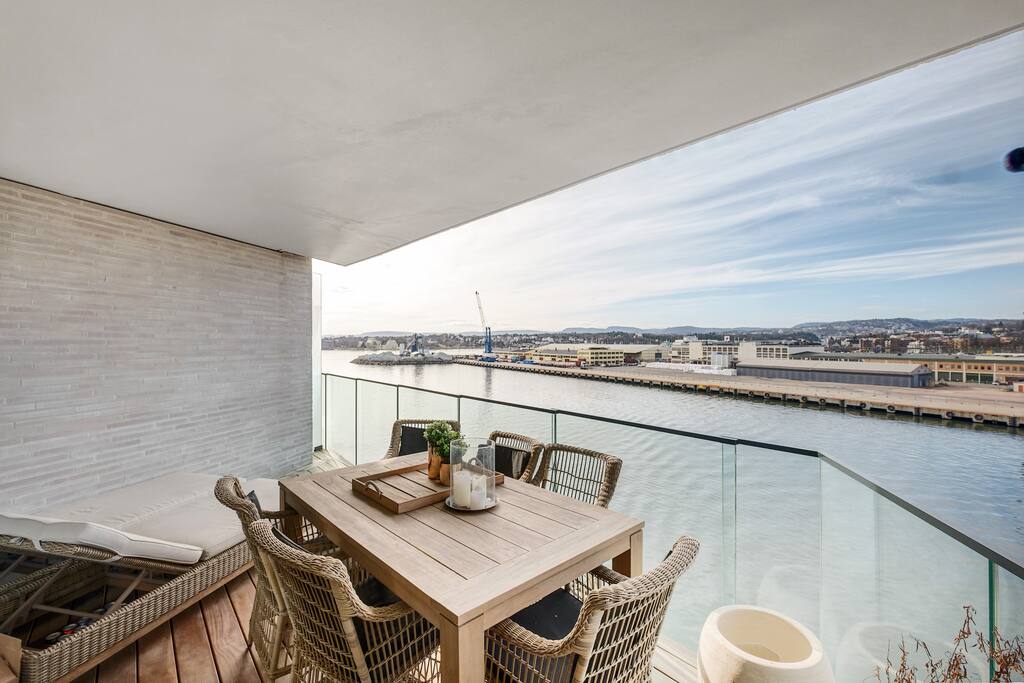 Terrace with seaview facing southwest