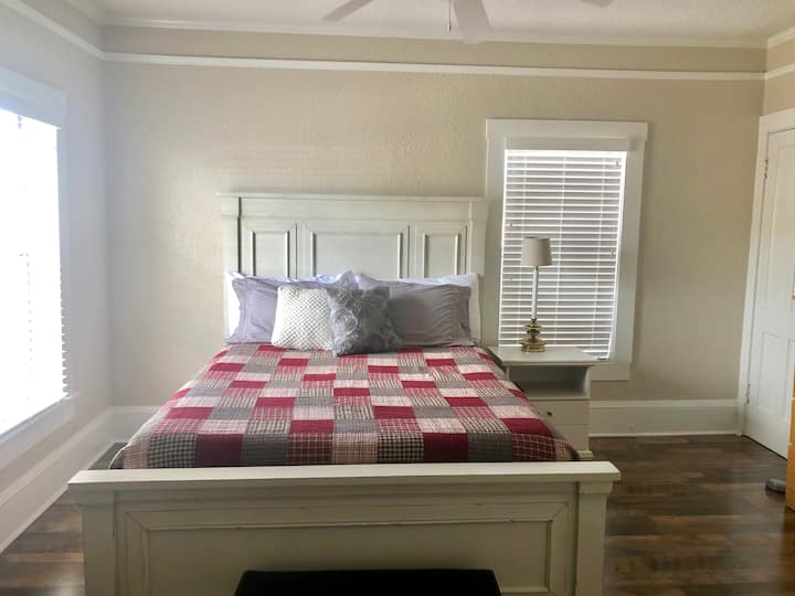 Dormitorio principal {cama queen}