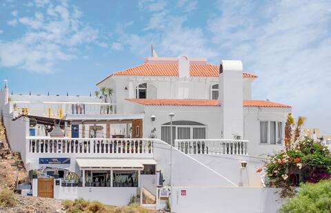 Villa Barry Swimming Pool, Amazing Sea Views, Bar