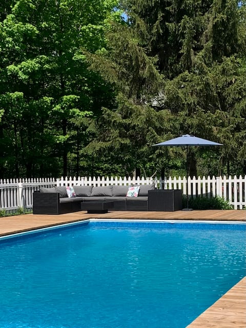 Luxury Home, 5 br,5 bth ,huge heated swimming-pool