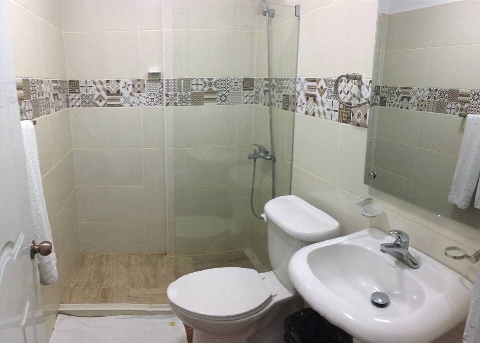 Shower room Suite xl, hot Water.