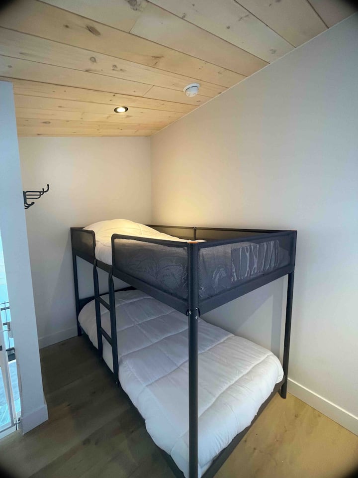 Single bunk bed located on the mezzanine