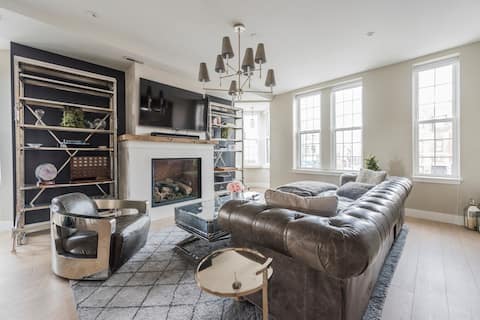 SLEEPS 12 - Bardot Full - Garage Parking & Yard