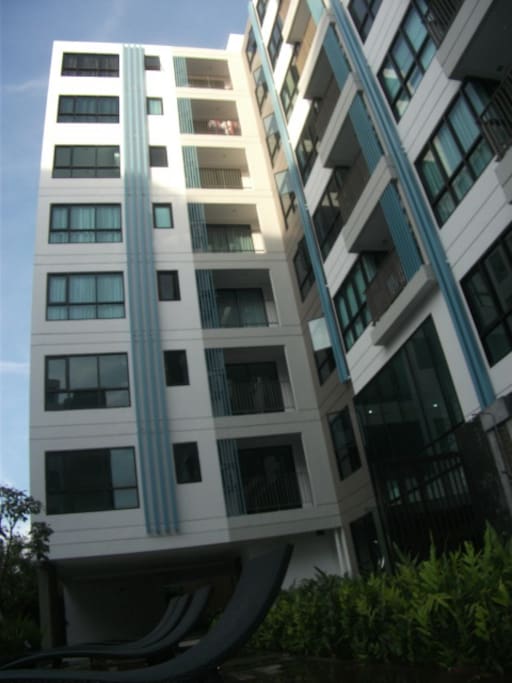 View look up from Swimming Pool