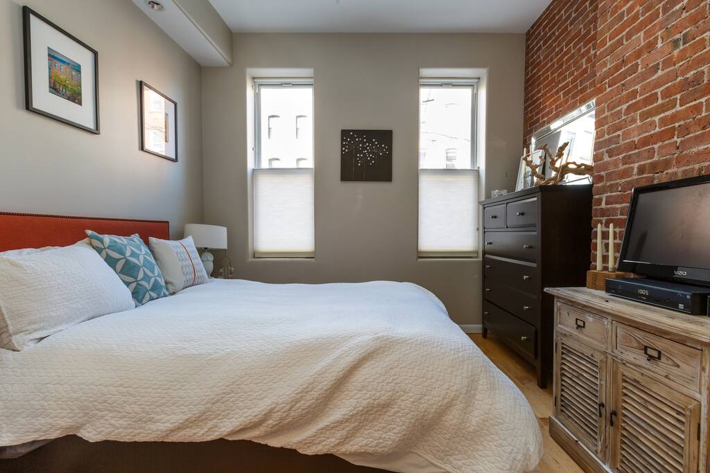 Quiet and spacious bedroom