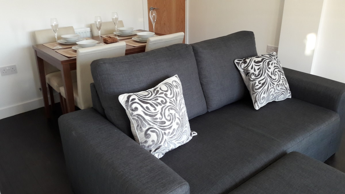 Successful Airbnb property: Modern Apartment with Stunning Sea View in Weston Super Mare