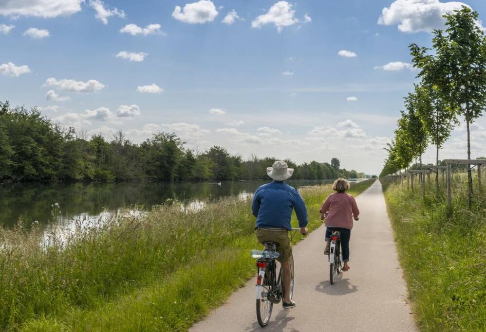 Piste cyclable au pied de l’appartement ( vélo enfant dispo )
