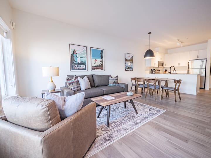 מוארת + מרווחת