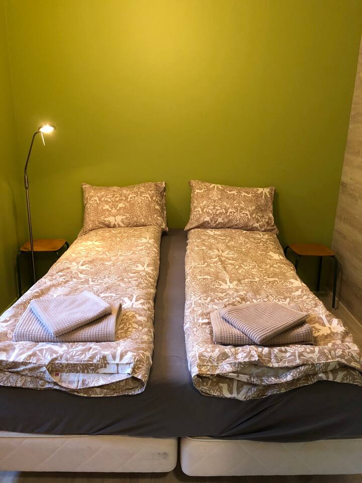 Room no 2: Double Bed 150 cm 