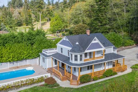 Waterfront Gamble Bay House +Seasonal Heated Pool