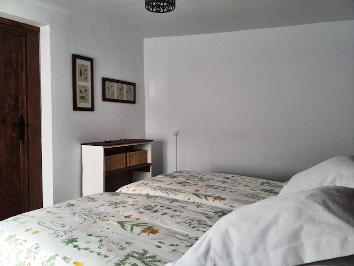 חדר שינה 2 מיטות