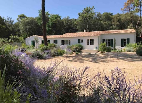 Lovely retaise villa **** near beach with pool