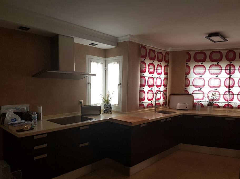 Amplia cocina