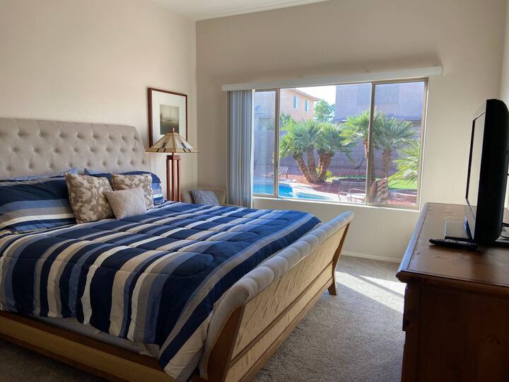 เตียงคิงไซส์หลัก