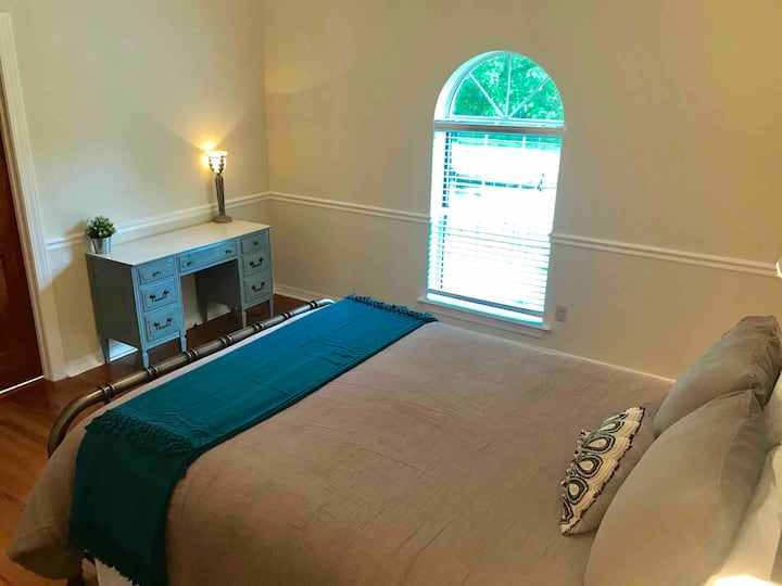 Bedroom 3, a queen bed with a shared bath