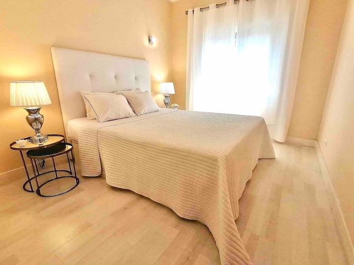 Beachfront & Seaview, Airco, Pool, Private Parking - Portimão