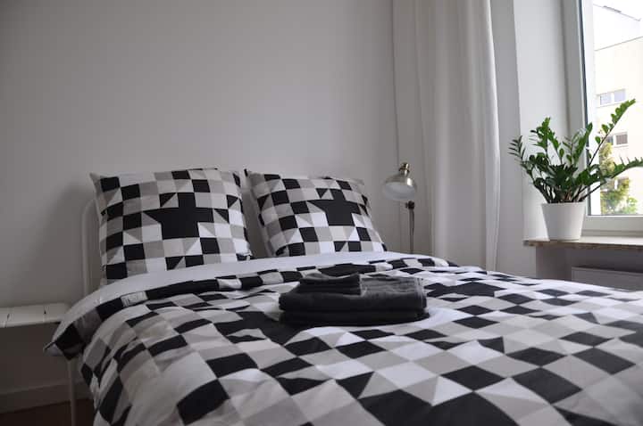 Mini Apartment With A Large Window Near The Center - Varsovia