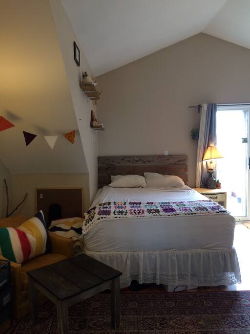 From a different angle, don't you still want to sleep here?