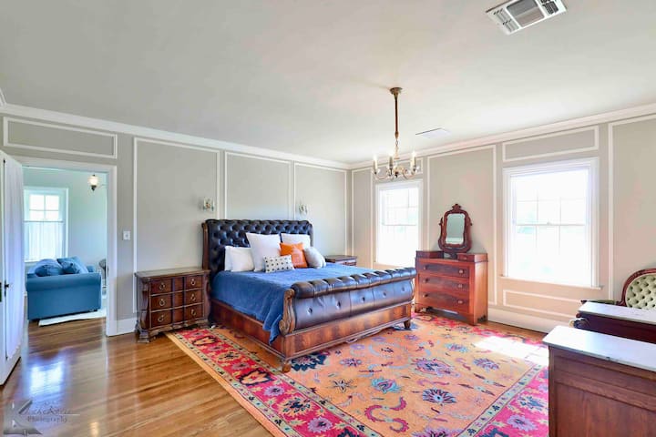 Spacious second King bedroom with blackout shades