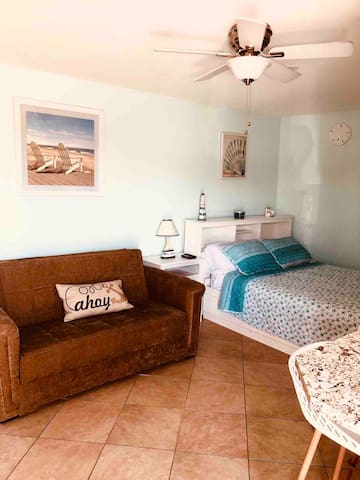Airbnb Misquamicut State Beach Vacation Rentals Places To