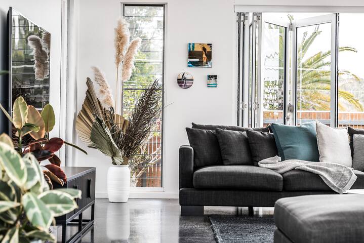 Elevation – Heated Pool & Hot Spa (no extra fees) gallery image 3