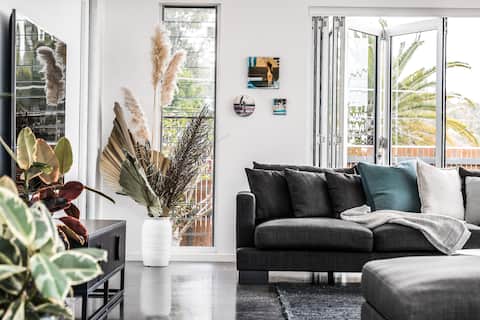 Successful Airbnb property: Elevation - Heated Pool & Hot Spa (no extra fees) in Byron Bay